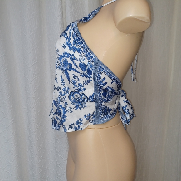 Women Size L Blue and White Floral Halter Top it is not a brand - Picture 5 of 10